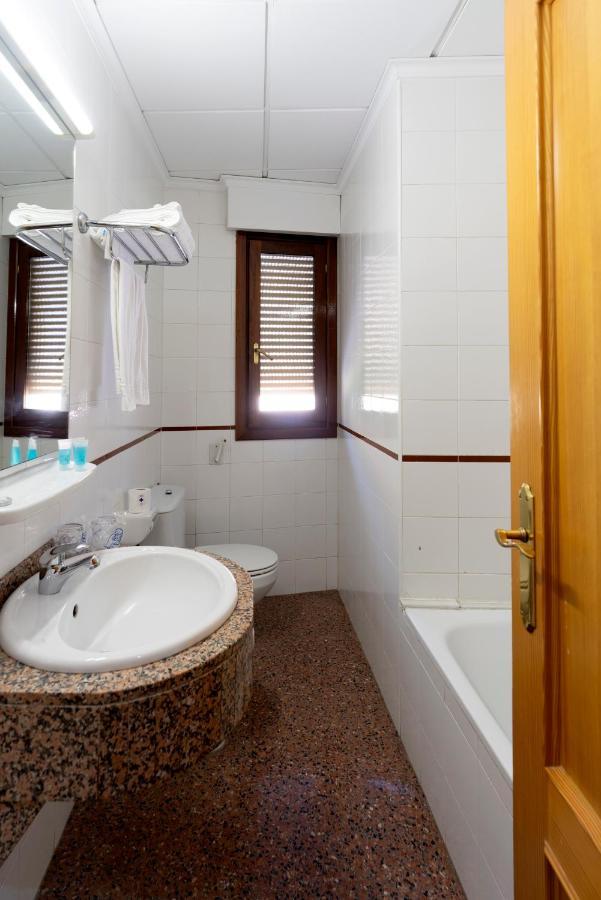 קוסנטיינה Hotel Anna מראה חיצוני תמונה
